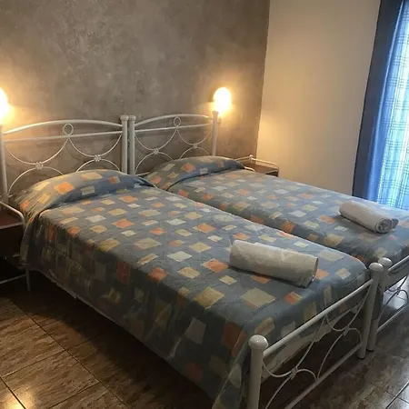 Guest house Ilios Fira (Santorini)